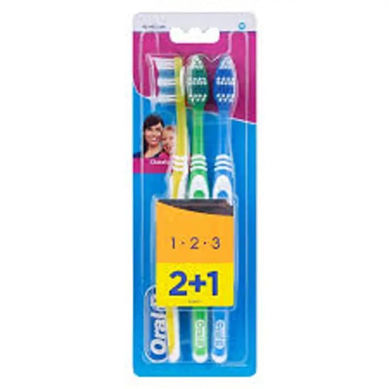 Oral B Tooth Brush Classic 40 Medium 2 + 1